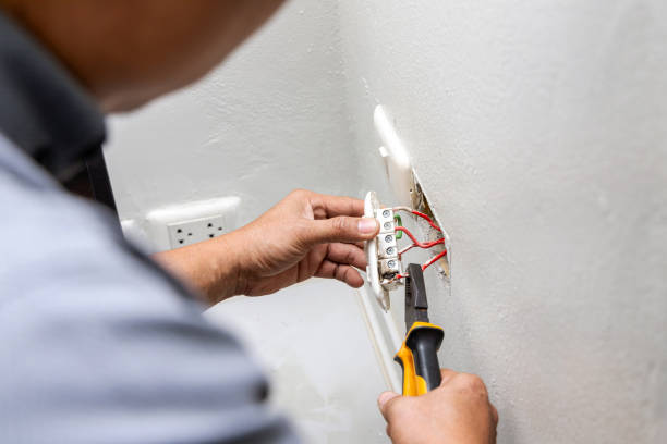 Best Affordable Emergency Electrician  in Shenandoah, VA